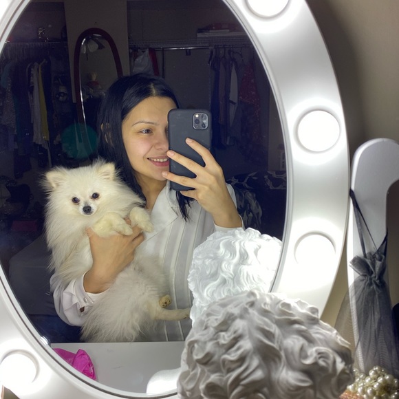 Meet your Posher, Stacie - Picture 2 of 2